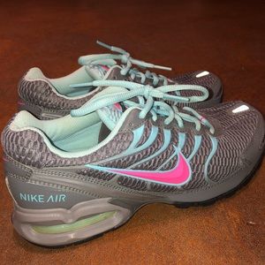 AirMac torch running shoe sneaker tennis women